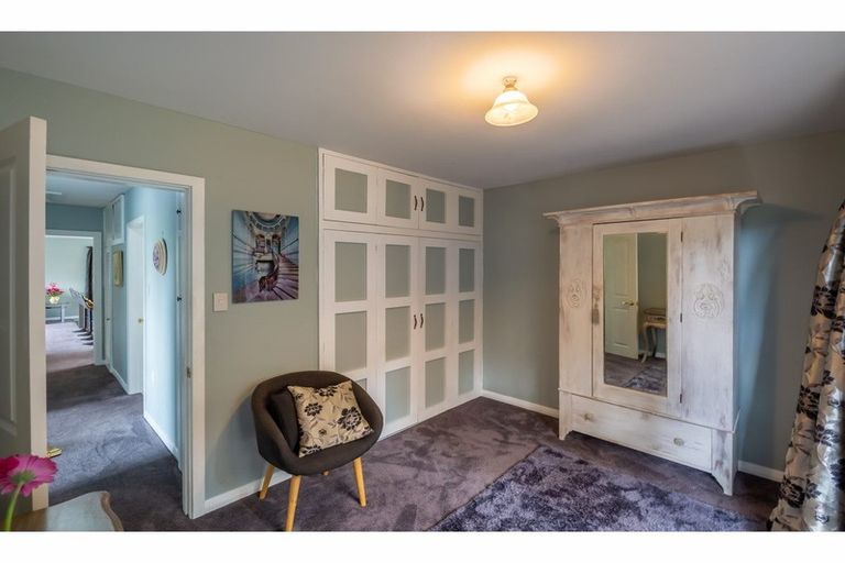 Photo of property in 7 Dalefield Drive, Cashmere, Christchurch, 8022