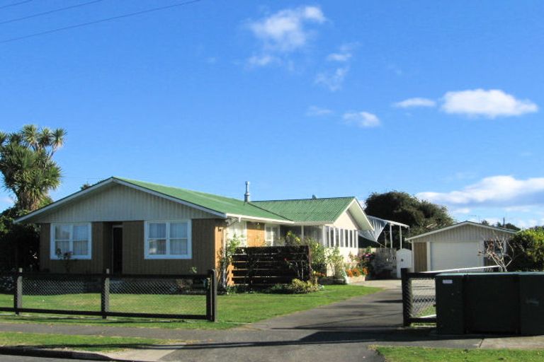 Photo of property in 37 Oldham Avenue, Onekawa, Napier, 4110