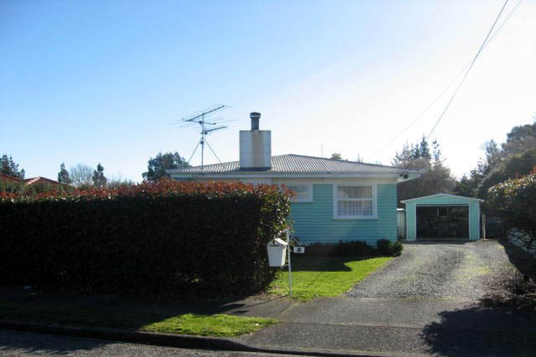 Photo of property in 3 Hughan Place, Carterton, 5713