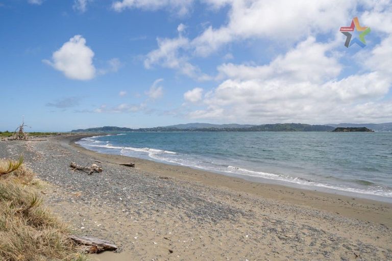 Photo of property in 18 Kauri Street, Eastbourne, Lower Hutt, 5013