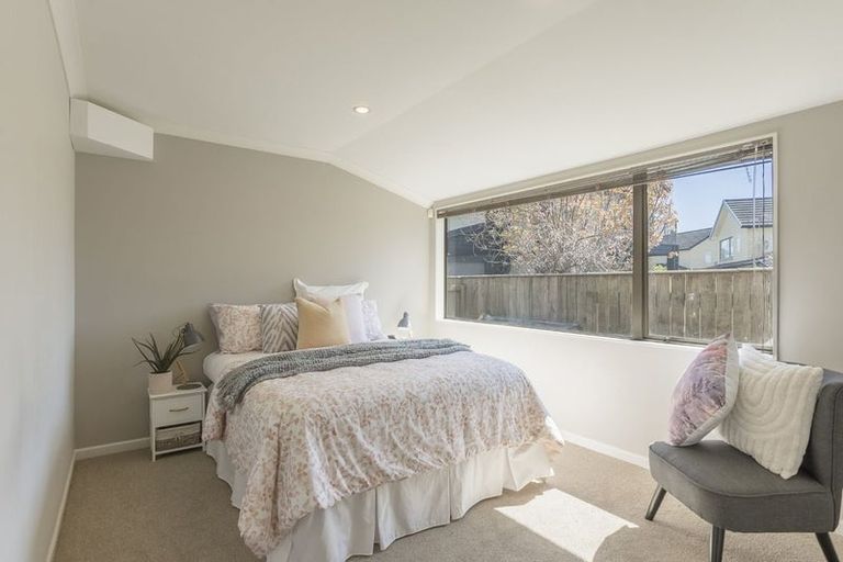 Photo of property in 19 Bluewater Place, Paraparaumu, 5032