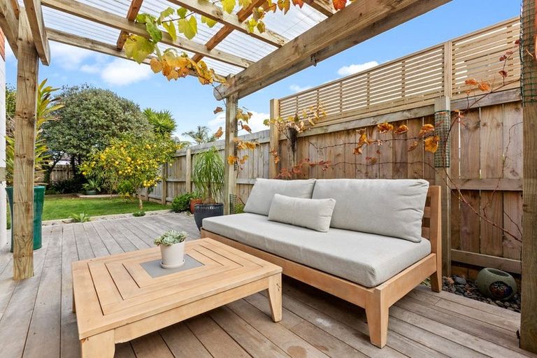 Photo of property in 29a Doment Crescent, Orewa, 0931