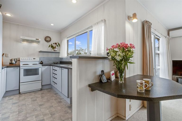 Photo of property in 33b Kirby Street, Glendene, Auckland, 0602