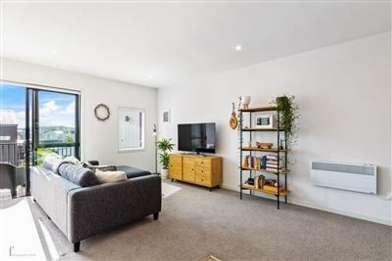 Photo of property in 6/3 Genevieve Lane, Hobsonville, Auckland, 0616