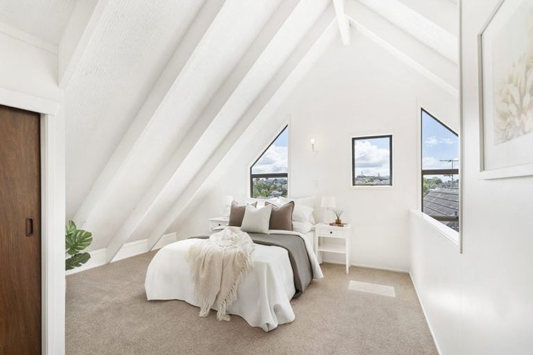 Photo of property in 1/49 Park Rise, Campbells Bay, Auckland, 0630