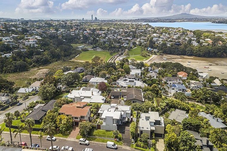 Photo of property in 5 Peregrine Place, Birkenhead, Auckland, 0626