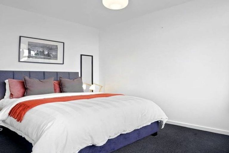 Photo of property in 10 Dyers Pass Road, Cashmere, Christchurch, 8022