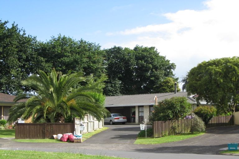 Photo of property in 1/7 Tulloch Place, Conifer Grove, Takanini, 2112