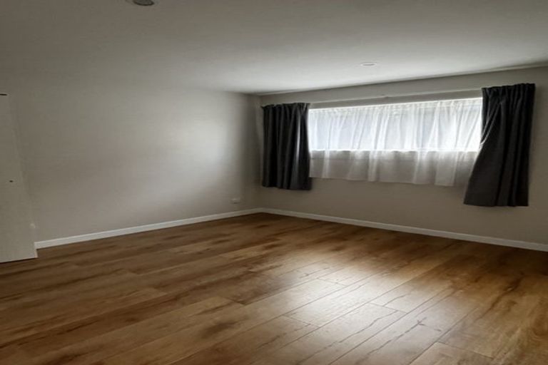 Photo of property in 1/9 Opua Street, Belmont, Auckland, 0622