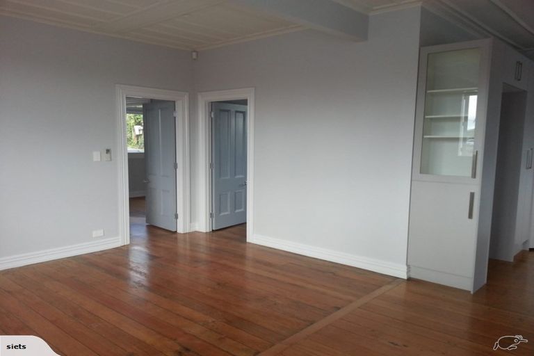 Photo of property in 26 Archibald Road, Kelston, Auckland, 0602