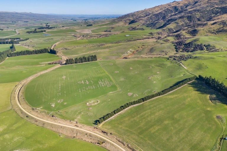 Photo of property in 537 Aubrey Road, Wanaka, 9305