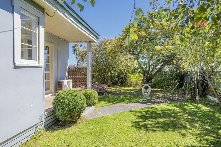 Photo of property in 2 Chaffey Street, Foxton Beach, Foxton, 4815