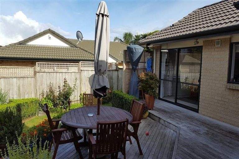 Photo of property in 15 Trovare Place, Golflands, Auckland, 2013