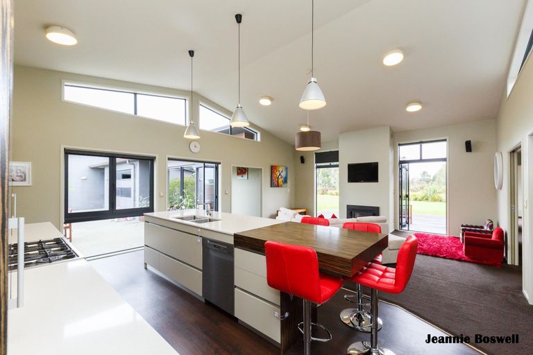 Photo of property in 5/454 Stoney Creek Road, Kelvin Grove, Palmerston North, 4470