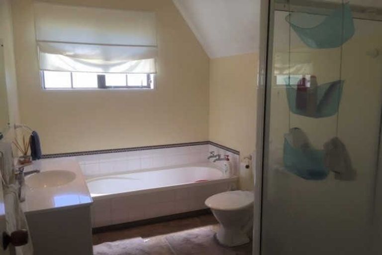 Photo of property in 15 Althorp Place, Avonhead, Christchurch, 8042