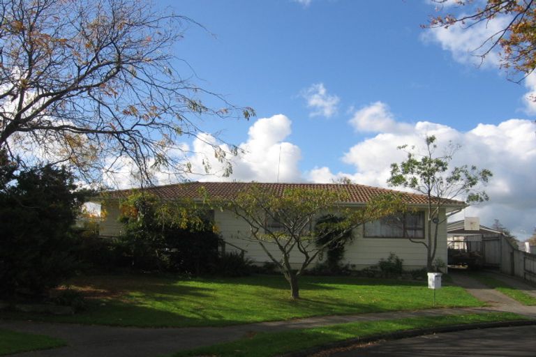 Photo of property in 2 Hobbs Place, Westbrook, Palmerston North, 4412