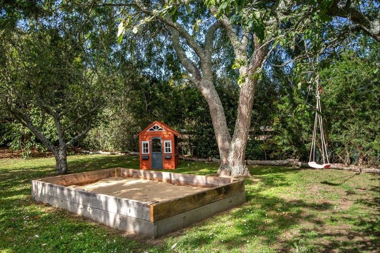 Photo of property in 1083 Kahikatea Flat Road, Waitoki, Kaukapakapa, 0871