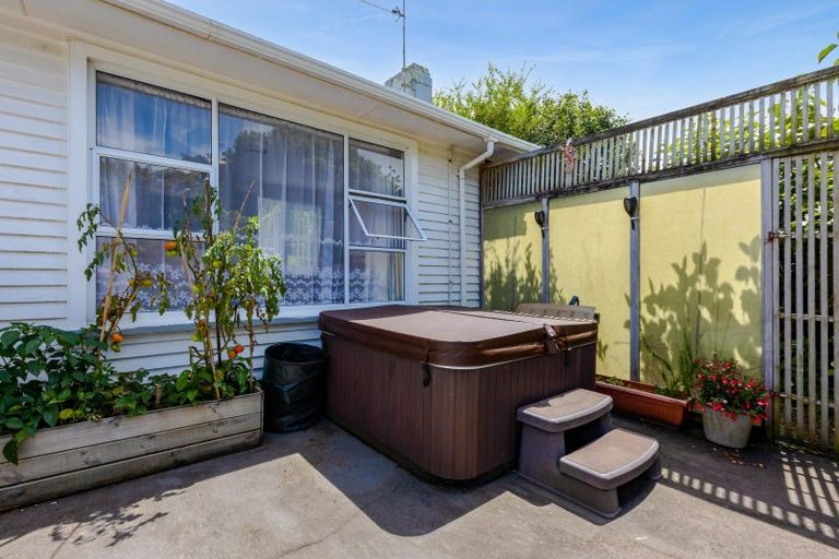 Photo of property in 339 Tukapa Street, Hurdon, New Plymouth, 4310