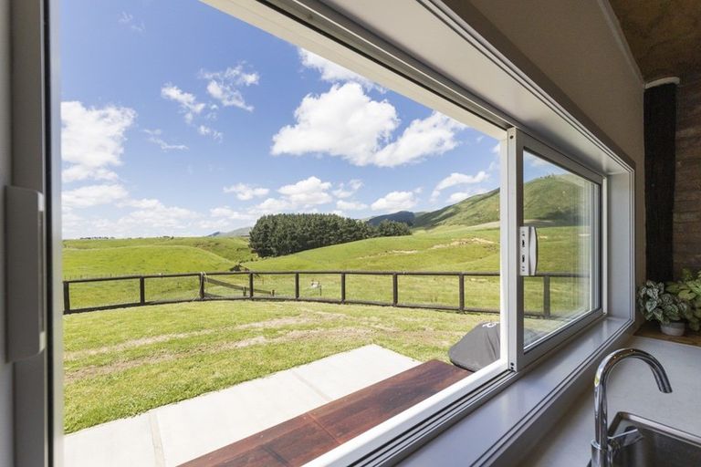 Photo of property in 34 Highland View Drive, Tokomaru, Palmerston North, 4474