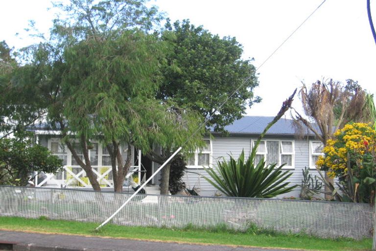 Photo of property in 63 Fairdene Avenue, Henderson, Auckland, 0610