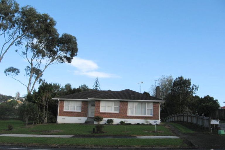 Photo of property in 111 Gossamer Drive, Pakuranga Heights, Auckland, 2010