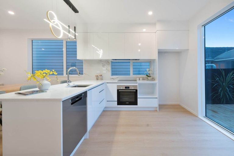 Photo of property in 80b Matipo Road, Te Atatu Peninsula, Auckland, 0610