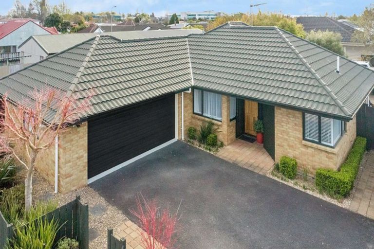 Photo of property in 61 Vardon Road, St Andrews, Hamilton, 3200