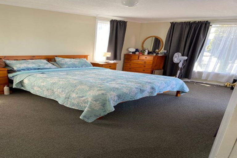 Photo of property in 4112 Great North Road, Glen Eden, Auckland, 0602