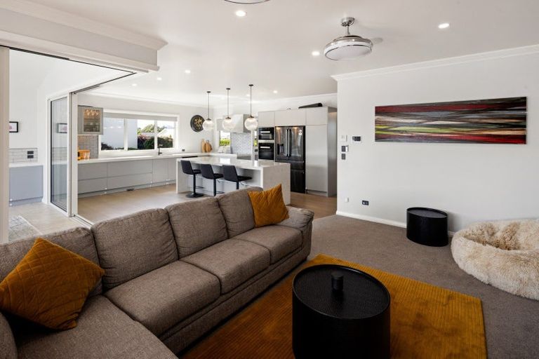 Photo of property in 19 Mike Smith Drive, Cambridge, 3434