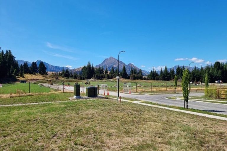 Photo of property in 55 Pounamu Avenue, Albert Town, Wanaka, 9305