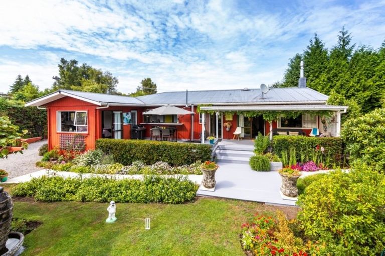 Photo of property in 15 Peehimanini Road, Waitahanui, Taupo, 3378