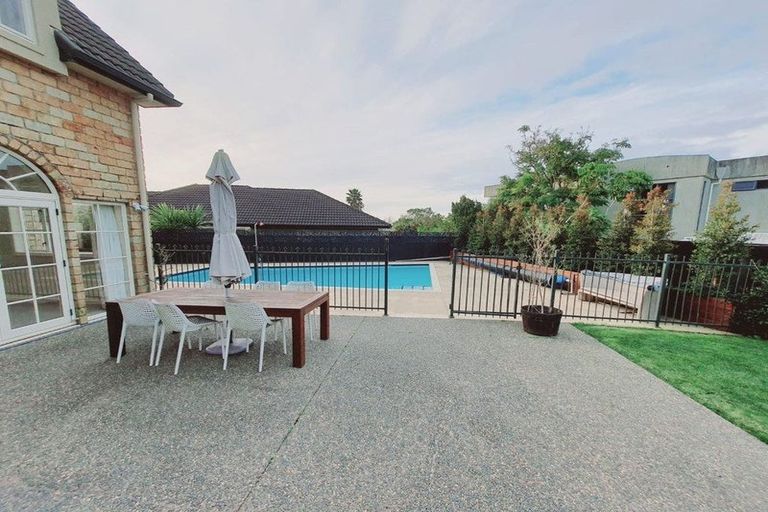 Photo of property in 5b Estuary Views, Shelly Park, Auckland, 2014