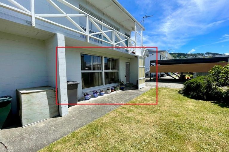 Photo of property in Mahora Court Flats, 25 Mahora Street, Kilbirnie, Wellington, 6022