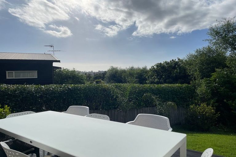 Photo of property in 17 Meteor Place, Schnapper Rock, Auckland, 0632