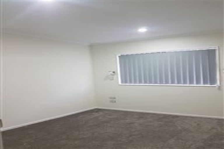Photo of property in 33 Koroheke Road, Takanini, 2110