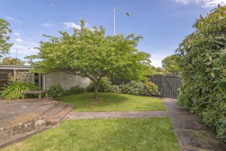 Photo of property in 96 Saint Martins Road, Saint Martins, Christchurch, 8022