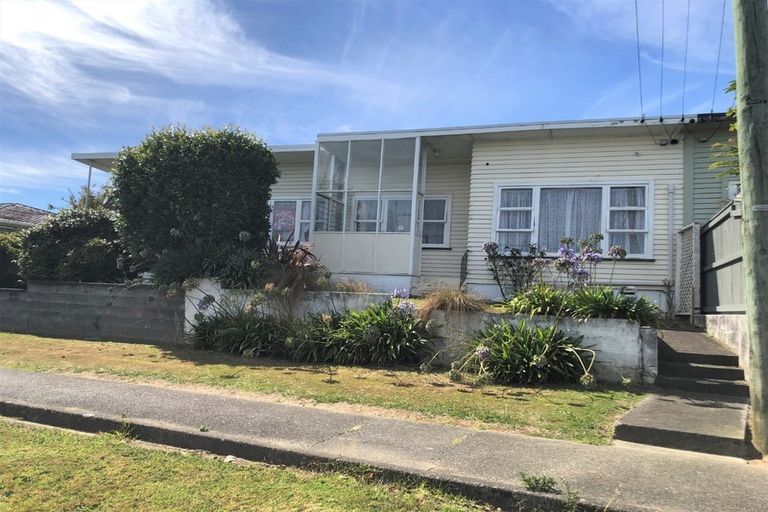 Photo of property in 130 Cambridge Street, Levin, 5510