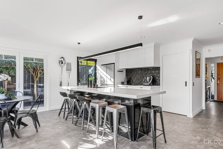 Photo of property in 20 Saint James Avenue, Boulcott, Lower Hutt, 5011