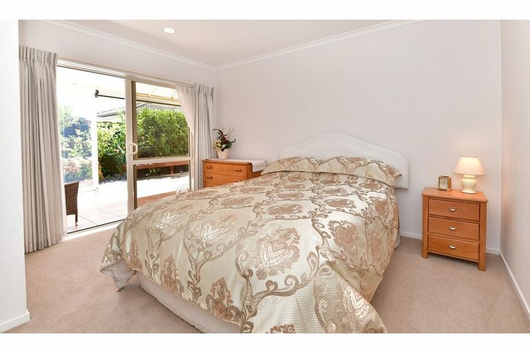 Photo of property in 18 Dan Tori Place, Orewa, 0931