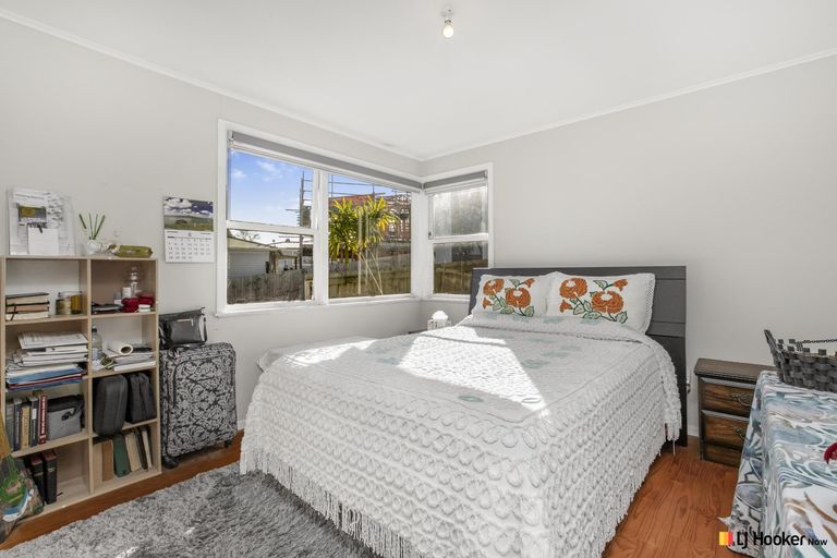 Photo of property in 88 Vodanovich Road, Te Atatu South, Auckland, 0610