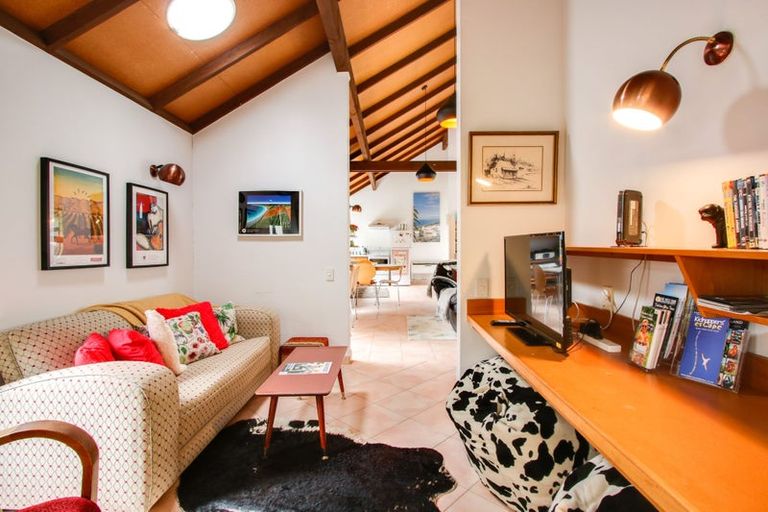 Photo of property in 2/6 Sanders Avenue, Marewa, Napier, 4110