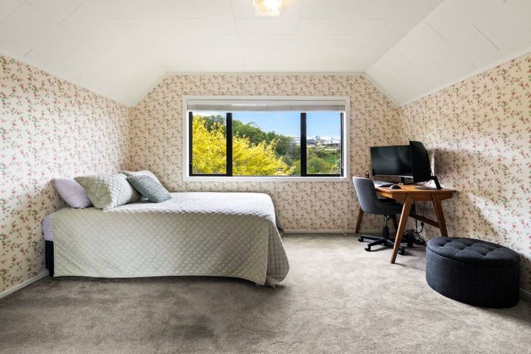 Photo of property in 75 Glenross Street, Glenross, Dunedin, 9011