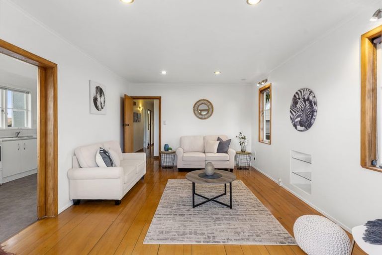 Photo of property in 5 Fairclough Road, Beach Haven, Auckland, 0626