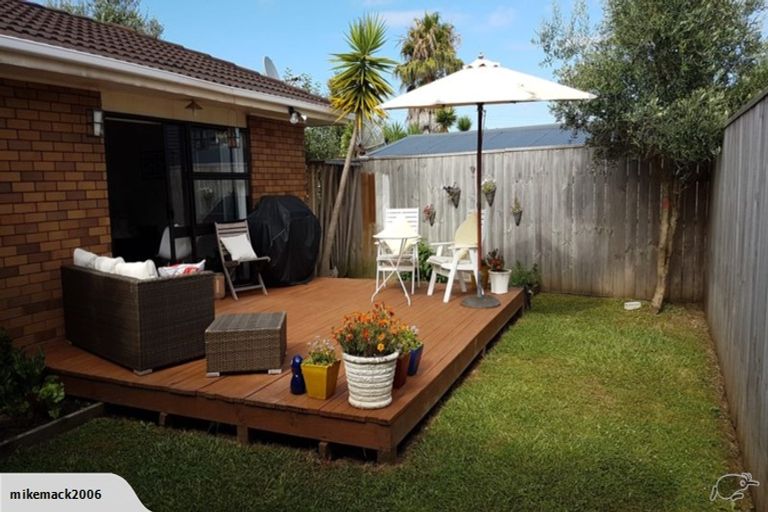Photo of property in 1/34 Dale Crescent, Pakuranga, Auckland, 2010