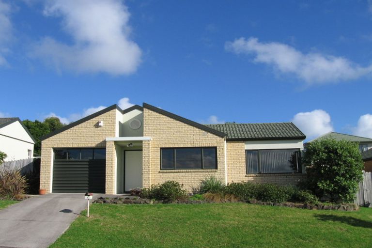 Photo of property in 8 Blueridge Close, Sunnyvale, Auckland, 0612