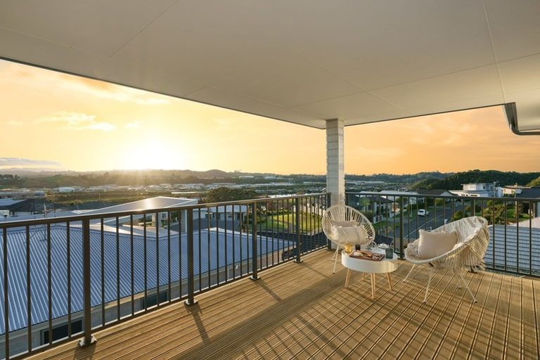 Photo of property in 25 Benmore Crescent, Pyes Pa, Tauranga, 3112