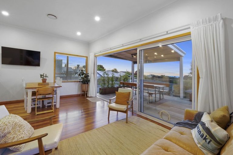 Photo of property in 18 Dorset Avenue, Westown, New Plymouth, 4310