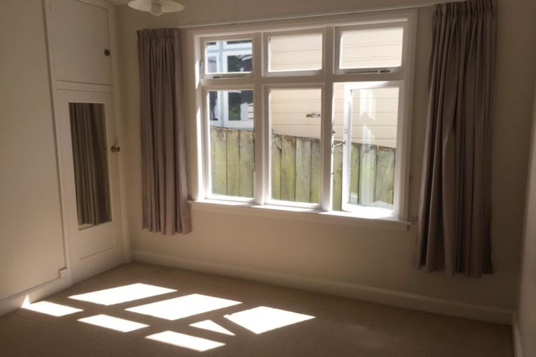 Photo of property in 11 Norfolk Street, Northland, Wellington, 6012