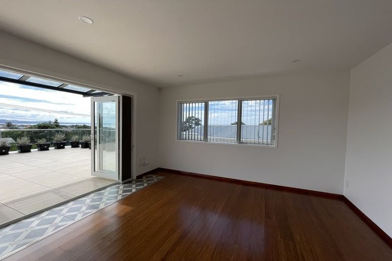 Photo of property in 10 Scott Road, Stanmore Bay, Whangaparaoa, 0932
