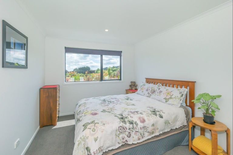 Photo of property in 152 Gladstone Road, Levin, 5571